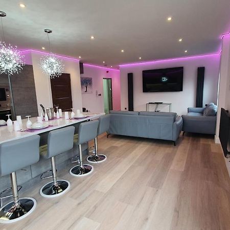 Central Penthouse With Hot Tub & Views 24 צ'לטנהם מראה חיצוני תמונה