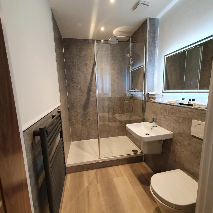 Central Penthouse With Hot Tub & Views 24 צ'לטנהם מראה חיצוני תמונה