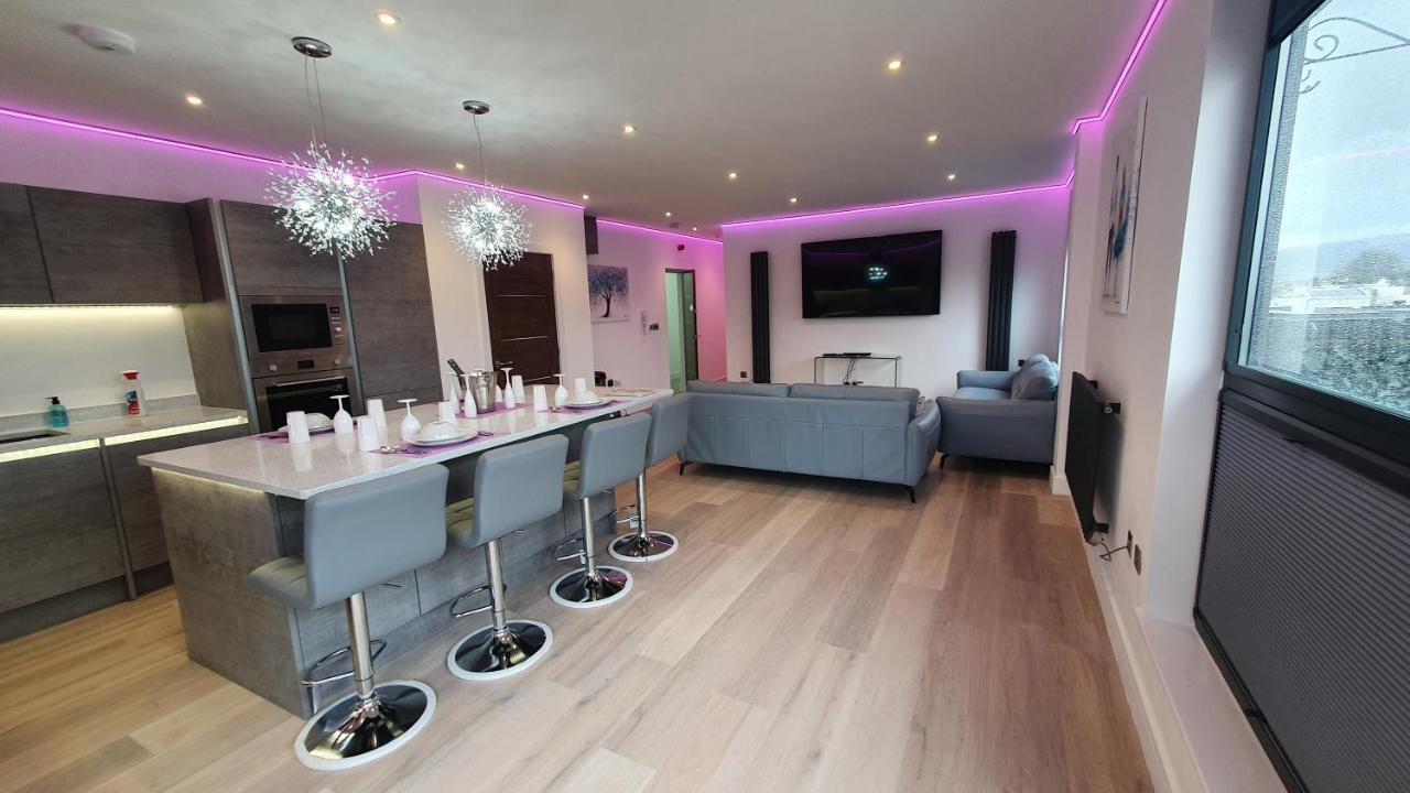 Central Penthouse With Hot Tub & Views 24 צ'לטנהם מראה חיצוני תמונה