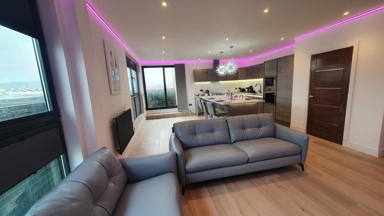 Central Penthouse With Hot Tub & Views 24 צ'לטנהם מראה חיצוני תמונה
